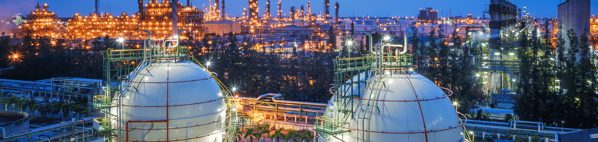 Image of an oil refinery